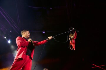 Украинских музыкантов LATEXFAUNA "засыпали" бельем Украинских музыкантов LATEXFAUNA "засыпали" бельем