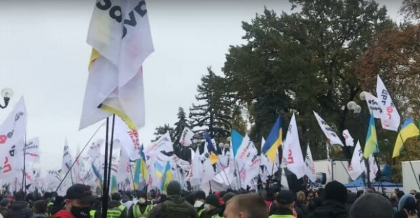 Блогер Сергей Корнак о митинге евробляхеров под Радой: "Назревает глобальный кризис" Блогер Сергей Корнак о митинге евробляхеров под Радой: "Назревает глобальный кризис"
