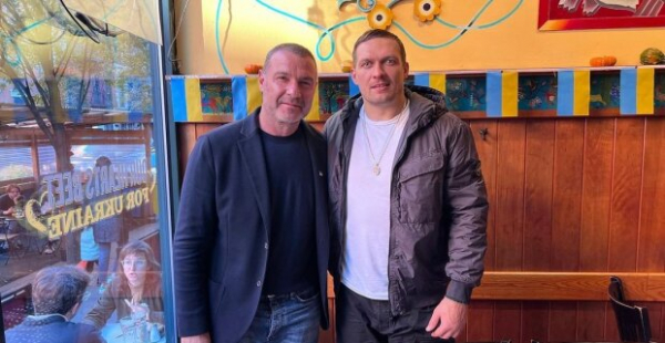 Катя Усик показала, как прощается с чемпионом где-то в Европе: "Все будет..." Катя Усик показала, как прощается с чемпионом где-то в Европе: "Все будет..."