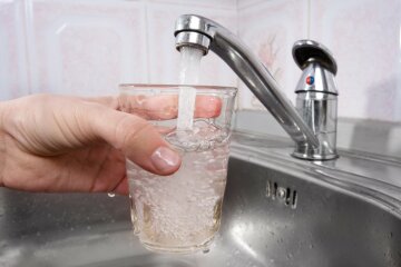 Космические суммы за воду: как платить за коммуналку меньше уже с октября Космические суммы за воду: как платить за коммуналку меньше уже с октября