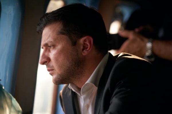 Зеленский обвинил КСУ в сговоре с олигархами: "Черти открывают настоящие лица" Зеленский обвинил КСУ в сговоре с олигархами: "Черти открывают настоящие лица"