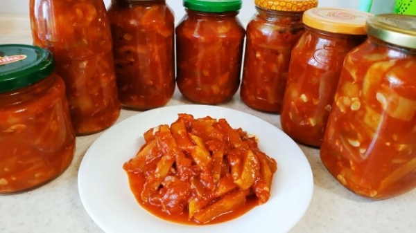 Лечо с кабачками и перцем - идеальный гарнир к мясу и самостоятельная закуска
