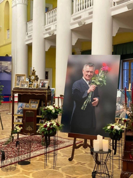 "Мы прощаемся с "Человеком эпохи": владелица ритуальной компании Алла Ландар об Александре Омельченко
"Мы прощаемся с "Человеком эпохи": владелица ритуальной компании Алла Ландар об Александре Омельченко