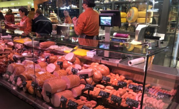 Вкусно покушать теперь слишком дорого: супермаркеты установили новые цены на буженину, сыр и колбасу Вкусно покушать теперь слишком дорого: супермаркеты установили новые цены на буженину, сыр и колбасу