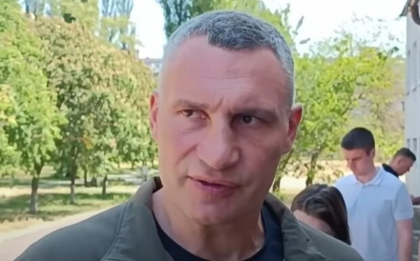 Кличко решил обвинить Зеленского в гибели людей из-за закрытых укрытий Кличко решил обвинить Зеленского в гибели людей из-за закрытых укрытий