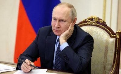 Путин выдал новый бред и назвал "виновных" в убийстве украинцев
Путин выдал новый бред и назвал "виновных" в убийстве украинцев