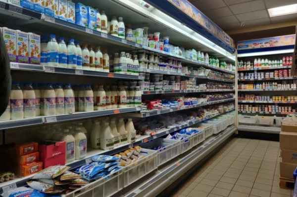 Есть шанс сравнить чизкейк и запеканку: украинские супермаркеты обновили цены на молоко, сметану и масло Есть шанс сравнить чизкейк и запеканку: украинские супермаркеты обновили цены на молоко, сметану и масло