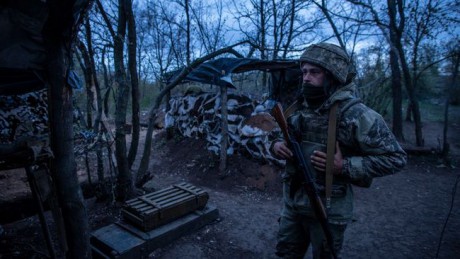 В Новогоднюю ночь оккупанты обстреляли позиции украинских защитников вблизи Водяного В Новогоднюю ночь оккупанты обстреляли позиции украинских защитников вблизи Водяного