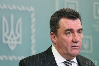 Данилов отреагировал на жесткие обыски на "заправках Медведчука"
Данилов отреагировал на жесткие обыски на "заправках Медведчука"