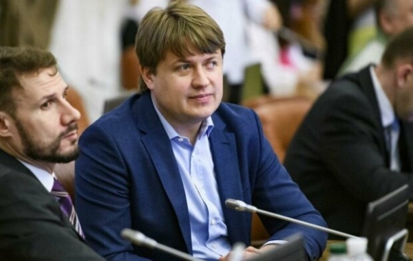 Осталось 200 подписей до рассмотрения Зеленским увольнения Геруса Осталось 200 подписей до рассмотрения Зеленским увольнения Геруса