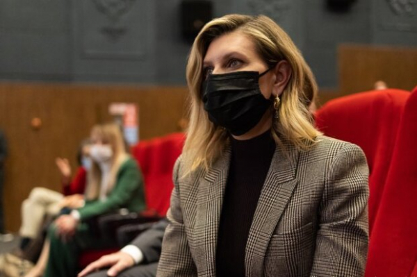 Елена Зеленская научила украинок разрывать круг насилия: "Я смогла – сможешь и ты" Елена Зеленская научила украинок разрывать круг насилия: "Я смогла – сможешь и ты"