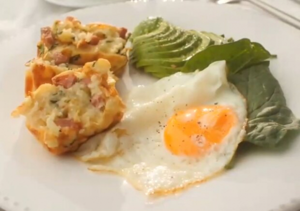 Нежные картофельные кексы с сыром к завтраку: подарите вторую жизнь вчерашнему "пюре" Нежные картофельные кексы с сыром к завтраку: подарите вторую жизнь вчерашнему "пюре"