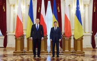 Зеленский обсудил с президентом Польши миграционный кризис и Донбасс
