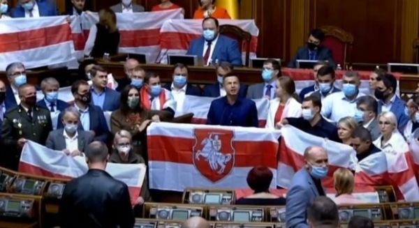 Эксперт: Вопрос Белоруссии четко разделил Раду на проамериканские и проукраинские силы Эксперт: Вопрос Белоруссии четко разделил Раду на проамериканские и проукраинские силы