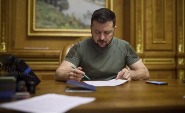 Зеленский подписал закон о мобилизации Зеленский подписал закон о мобилизации