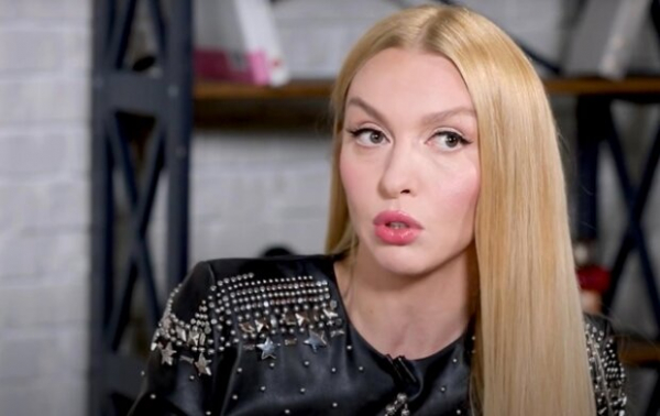 Оля Полякова оправдала 16-летнюю дочь за отборный мат: "Можно подумать, Моргенштерн своими губками псалмы читает" Оля Полякова оправдала 16-летнюю дочь за отборный мат: "Можно подумать, Моргенштерн своими губками псалмы читает"