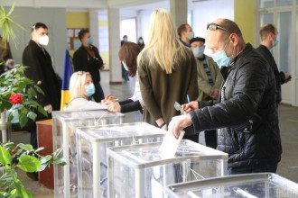 В партии За Майбутнє заявили о возможных фальсификациях в Кировоградской области
В партии За Майбутнє заявили о возможных фальсификациях в Кировоградской области