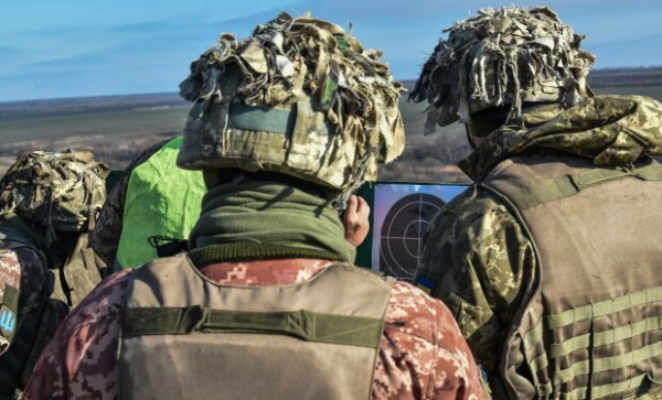 Воины ВСУ подорвались на путинской взрывчатке на Донбассе: от машины не осталось и следа