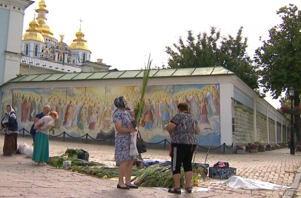 23 июня украинцы отмечают Троицу: история и традици праздника, что нужно сделать с зеленью