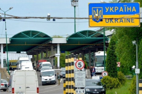 Парень бежал в Европу и вывалил всю схему: 1500 евро и волонтерский "Шлях" Парень бежал в Европу и вывалил всю схему: 1500 евро и волонтерский "Шлях"