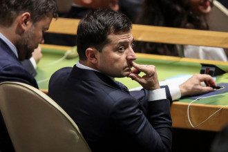 "Он уже не главный": эксперт оценил сценарий отставки Зеленского
"Он уже не главный": эксперт оценил сценарий отставки Зеленского