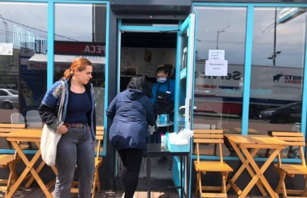 Украинская молодежь с розовыми прическами "заскучала" по СССР, но не надолго: "Вызывают рвотный рефлекс..." Украинская молодежь с розовыми прическами "заскучала" по СССР, но не надолго: "Вызывают рвотный рефлекс..."