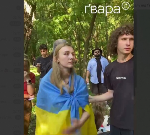 На протестующих против застройки Терехова в Харькове активистов натравили военкомов На протестующих против застройки Терехова в Харькове активистов натравили военкомов