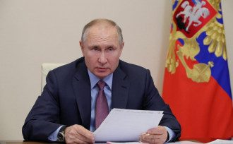 Дипломат назвал цель Путина в ситуации с переговорами по Донбассу
Дипломат назвал цель Путина в ситуации с переговорами по Донбассу