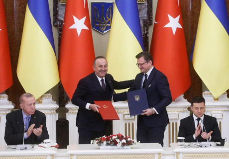 Украина и Турция подписали восемь двусторонних документов Украина и Турция подписали восемь двусторонних документов