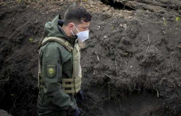 Волонтер рассказал о поездках Зеленского на Донбасс до президентства: чем занимался на передовой "боец Квартала" Волонтер рассказал о поездках Зеленского на Донбасс до президентства: чем занимался на передовой "боец Квартала"