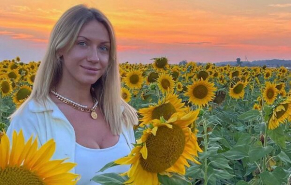 Леся Никитюк "потопталась" в подсолнухах и напугала украинцев: "Опять масло подорожает" Леся Никитюк "потопталась" в подсолнухах и напугала украинцев: "Опять масло подорожает"