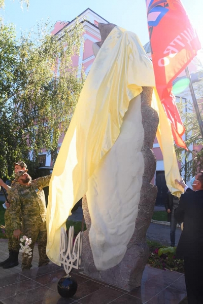 В Винницкой области открыли мемориал "Борцам за независимость Украины" В Винницкой области открыли мемориал "Борцам за независимость Украины"