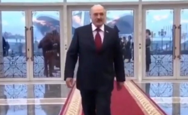 Лукашенко вступил в должность президента Беларуси, скрываясь от граждан Лукашенко вступил в должность президента Беларуси, скрываясь от граждан