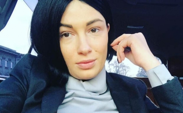 Анастасию Приходько озадачили ночные "визиты" незнакомца: "Я пойду к экстрасенсам" Анастасию Приходько озадачили ночные "визиты" незнакомца: "Я пойду к экстрасенсам"