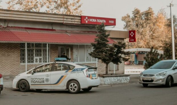 "Коробкой играли в футбол...": в посылках "Новой почты" начал пропадать шоколад "Коробкой играли в футбол...": в посылках "Новой почты" начал пропадать шоколад