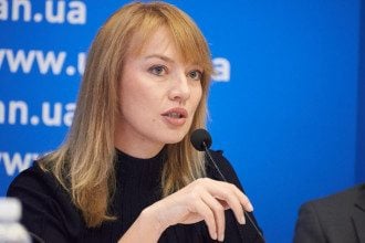 Партию "Слуга народа" возглавила Елена Шуляк: что о ней известно
Партию "Слуга народа" возглавила Елена Шуляк: что о ней известно
