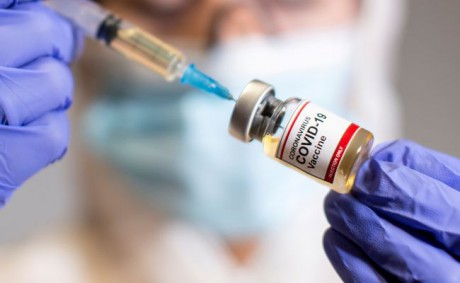Украина ведет переговоры с шестью производителями вакцины от COVID, - Премьер