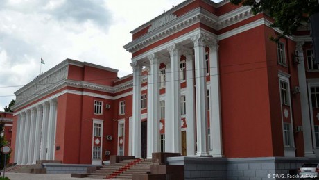 В Таджикистане запретили писать русские окончания в фамилиях В Таджикистане запретили писать русские окончания в фамилиях