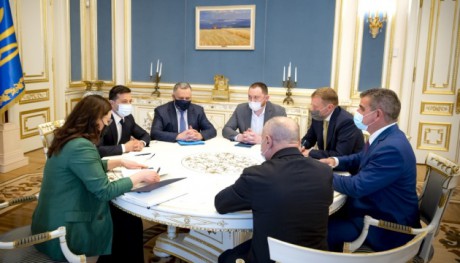Швейцарская компания Stadler хочет собирать поезда в Украине Швейцарская компания Stadler хочет собирать поезда в Украине