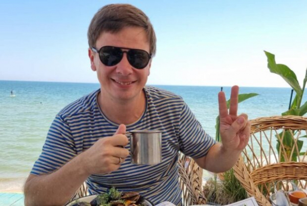 Дмитрий Комаров из "Мира наизнанку" попал в племя, где жестокость стала обыденностью: "Не обойтись без яда" Дмитрий Комаров из "Мира наизнанку" попал в племя, где жестокость стала обыденностью: "Не обойтись без яда"