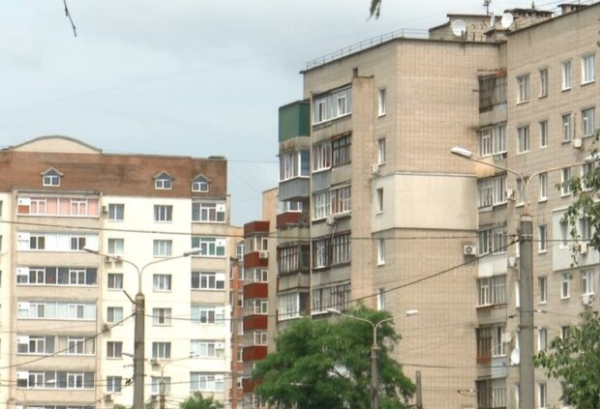 Сигаретный дым тянет с подъезда в квартиру: можно ли что-то сделать с курящми соседями Сигаретный дым тянет с подъезда в квартиру: можно ли что-то сделать с курящми соседями