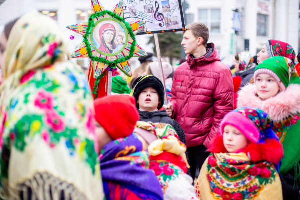 В Хмельницком прошел традиционный Парад вертепов (фото) В Хмельницком прошел традиционный Парад вертепов (фото)