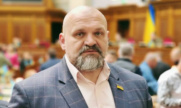 Слиток золота, недвижимость и несколько автомобилей: сколько заработал Василий Вирастюк за первый год полномасштабного вторжения Слиток золота, недвижимость и несколько автомобилей: сколько заработал Василий Вирастюк за первый год полномасштабного вторжения