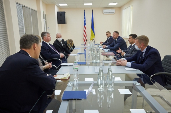 Зеленский встретился с заместителем госсекретаря США: о чем говорили
Зеленский встретился с заместителем госсекретаря США: о чем говорили