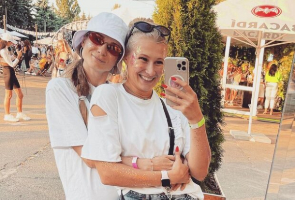 Звезда "Женского квартала" Екатерина Никитина нарочно себя "изуродовала": "Городские сумасшедшие" Звезда "Женского квартала" Екатерина Никитина нарочно себя "изуродовала": "Городские сумасшедшие"
