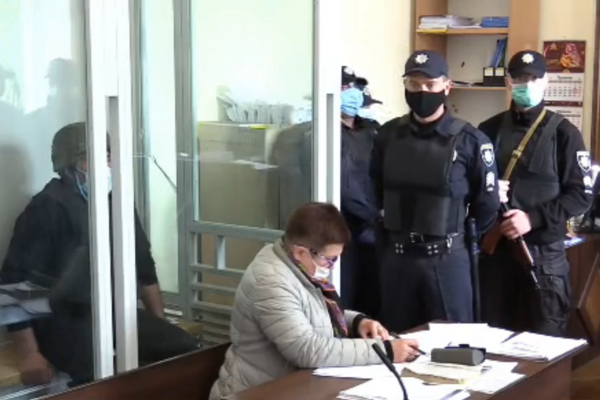 Охотник, устроивший стрельбу на Житомирщине, дал показания: "Сидел и ждал, когда за мной приедут"
Охотник, устроивший стрельбу на Житомирщине, дал показания: "Сидел и ждал, когда за мной приедут"