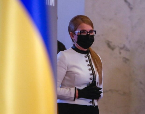 Любительница дорогой одежды Тимошенко похвасталась изысканной маской - такую в аптеке не купишь Любительница дорогой одежды Тимошенко похвасталась изысканной маской - такую в аптеке не купишь