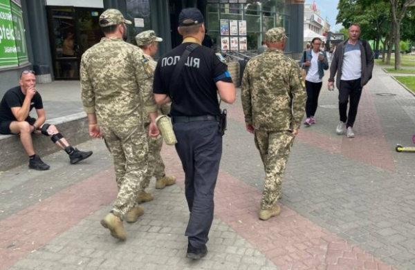 Бояться или радоваться? Адвокат рассказал, могут ли призвать украинцев моложе 25 лет Бояться или радоваться? Адвокат рассказал, могут ли призвать украинцев моложе 25 лет