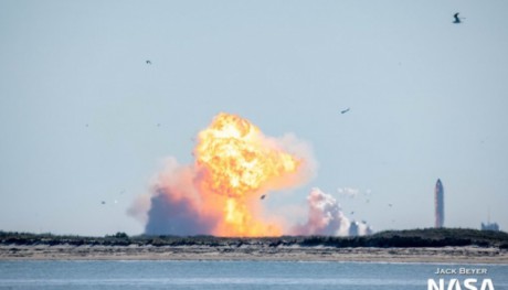 Прототип корабля для межпланетных путешествий компании SpaceX разбился при посадке Прототип корабля для межпланетных путешествий компании SpaceX разбился при посадке