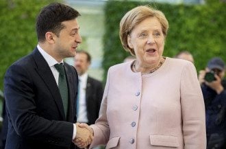Оружие от Германии и крушение стены: в МИД сделали заявление о переговорах Зеленского и Меркель
Оружие от Германии и крушение стены: в МИД сделали заявление о переговорах Зеленского и Меркель